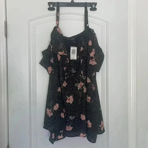 NWT Torrid Georgette Ruffle Cold Shoulder Blouse Floral Black Sz 4X (26) - Picture 6 of 8